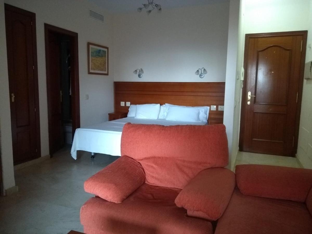 Apartamentos Don Juan Manilva Bagian luar foto